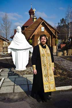 Протоієрей Андрій Павлов, настоятель храму Св. Царственних Стастотерпців (м. Київ, вул. Богатирська, 30):  «Зупинятися не можна – ми духовно підтримуємо батьків та дітей у радості та скорботі»