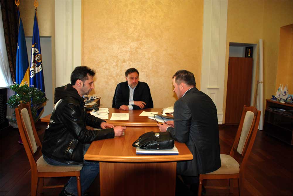 Представники робочої групи при Дніпровській РДА зустрілися з директором Департаменту житлово-комунальної інфраструктури КМДА Дмитром Новицьким
