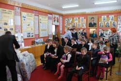 2014-03-14-podarki-06-internat-5-batiuka-small