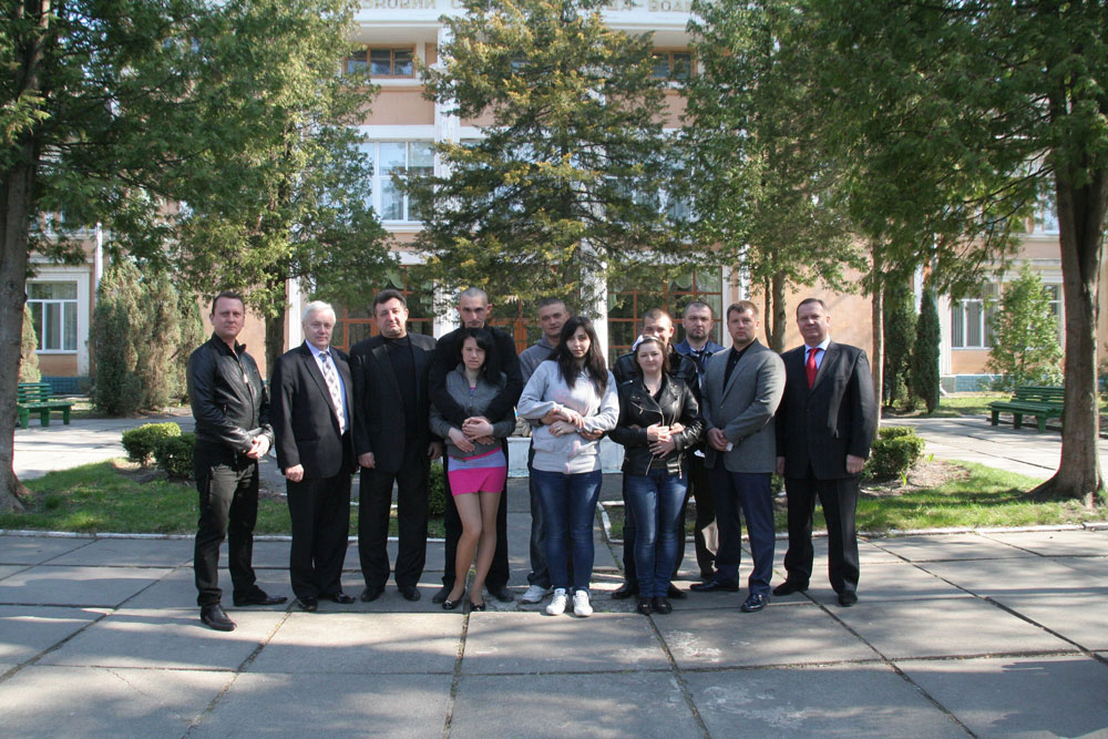 «Громадянський Корпус» та його партнер привітали морських піхотинців з весіллям