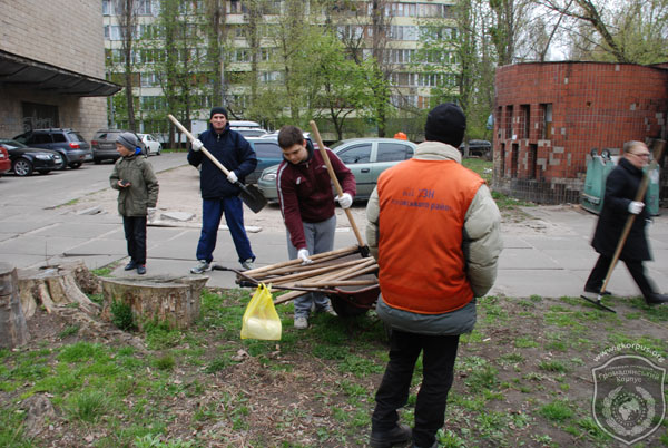«Громадянський Корпус» взяв участь в суботнику на Русанівці