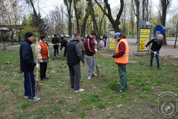 «Громадянський Корпус» взяв участь в суботнику на Русанівці