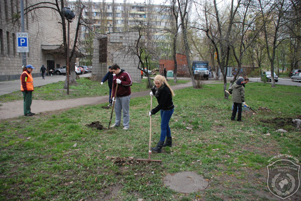 «Громадянський Корпус» взяв участь в суботнику на Русанівці