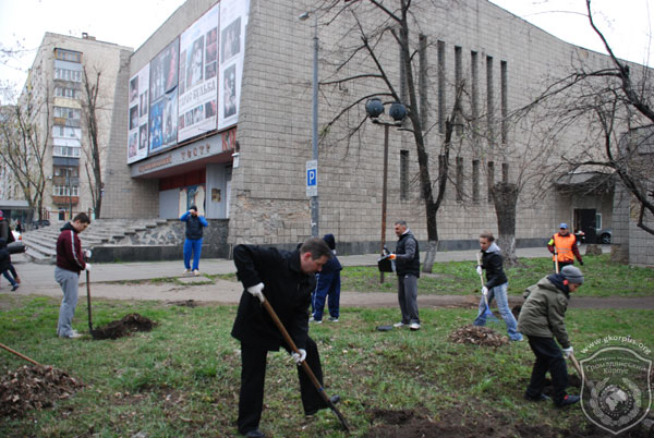 «Громадянський Корпус» взяв участь в суботнику на Русанівці