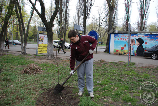 «Громадянський Корпус» взяв участь в суботнику на Русанівці