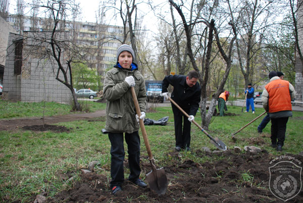 «Громадянський Корпус» взяв участь в суботнику на Русанівці
