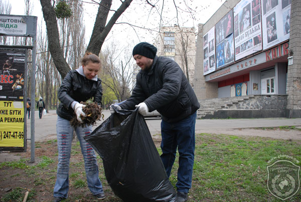 «Громадянський Корпус» взяв участь в суботнику на Русанівці