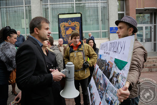 Противники МАФів та підприємці з’ясовували стосунки коло Шевченківської РДА