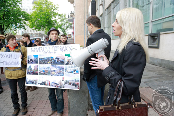 Противники МАФів та підприємці з’ясовували стосунки коло Шевченківської РДА