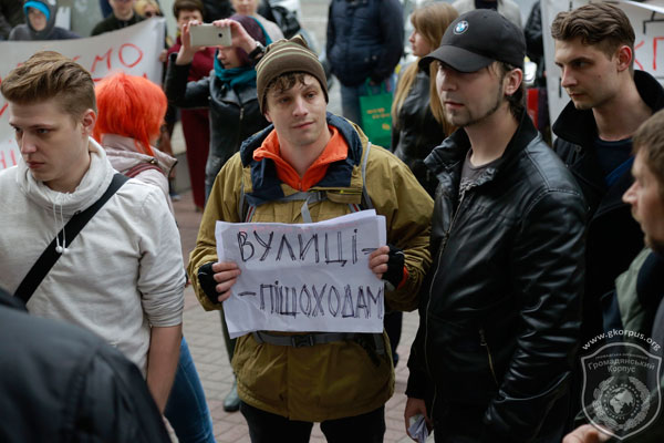 Противники МАФів та підприємці з’ясовували стосунки коло Шевченківської РДА