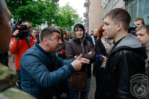 Противники МАФів та підприємці з’ясовували стосунки коло Шевченківської РДА