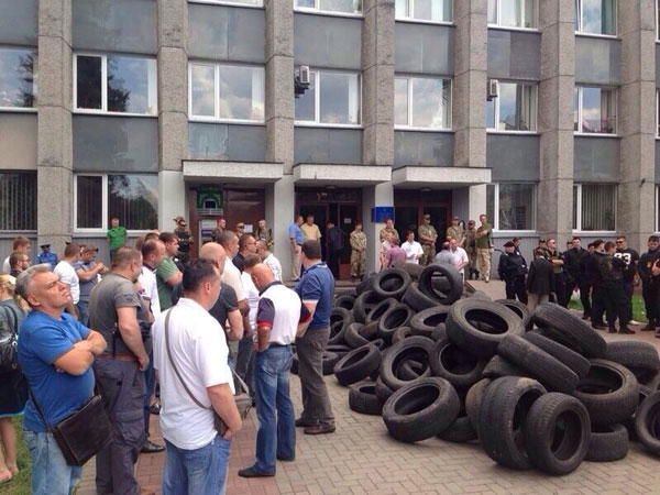 Підприємці Дніпровського району та м. Києва захищали свої інтереси коло Дніпровської РДА