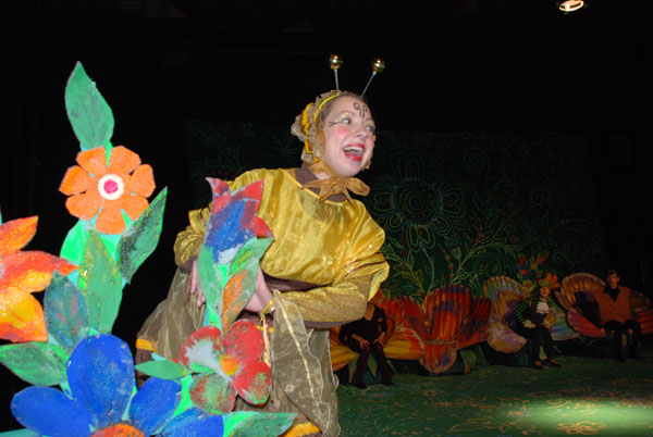 «Муха Цокотуха» на радість дітям 