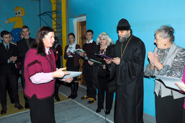 2015 12 09 kreminna shkola gramoty 04