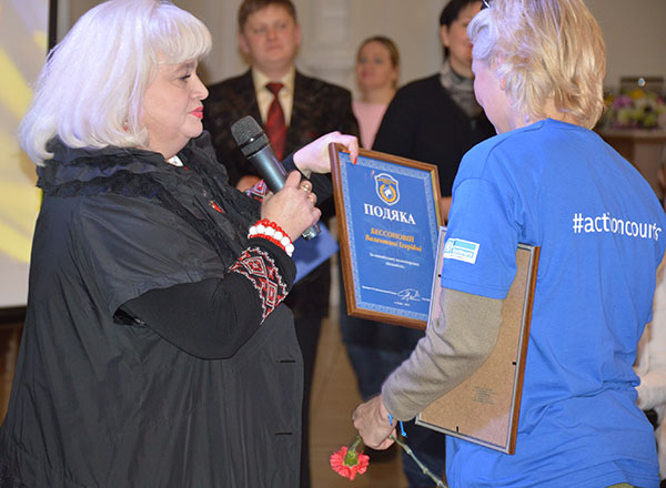 2015 12 10 volonters lug obl 01